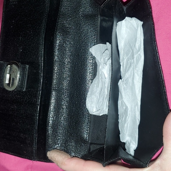 Authentic GUCCI WALLET* - Picture 6 of 13